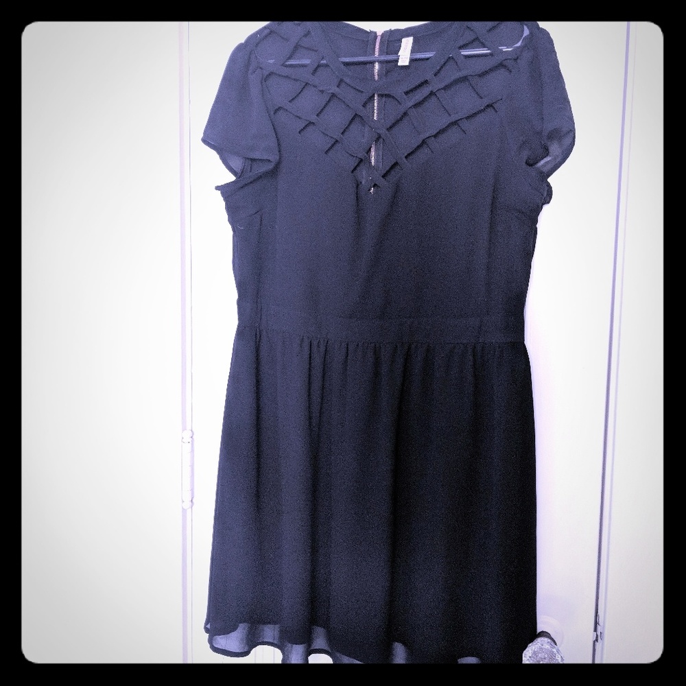 Strappy chest black dress